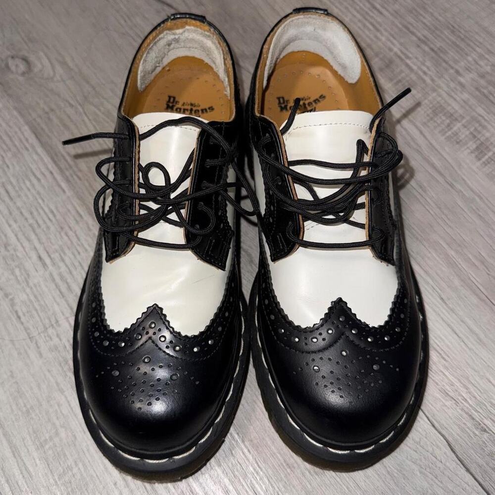 Dr. Martens black & white brogue oxford wingtip design shoes Size Men 6/Women 8